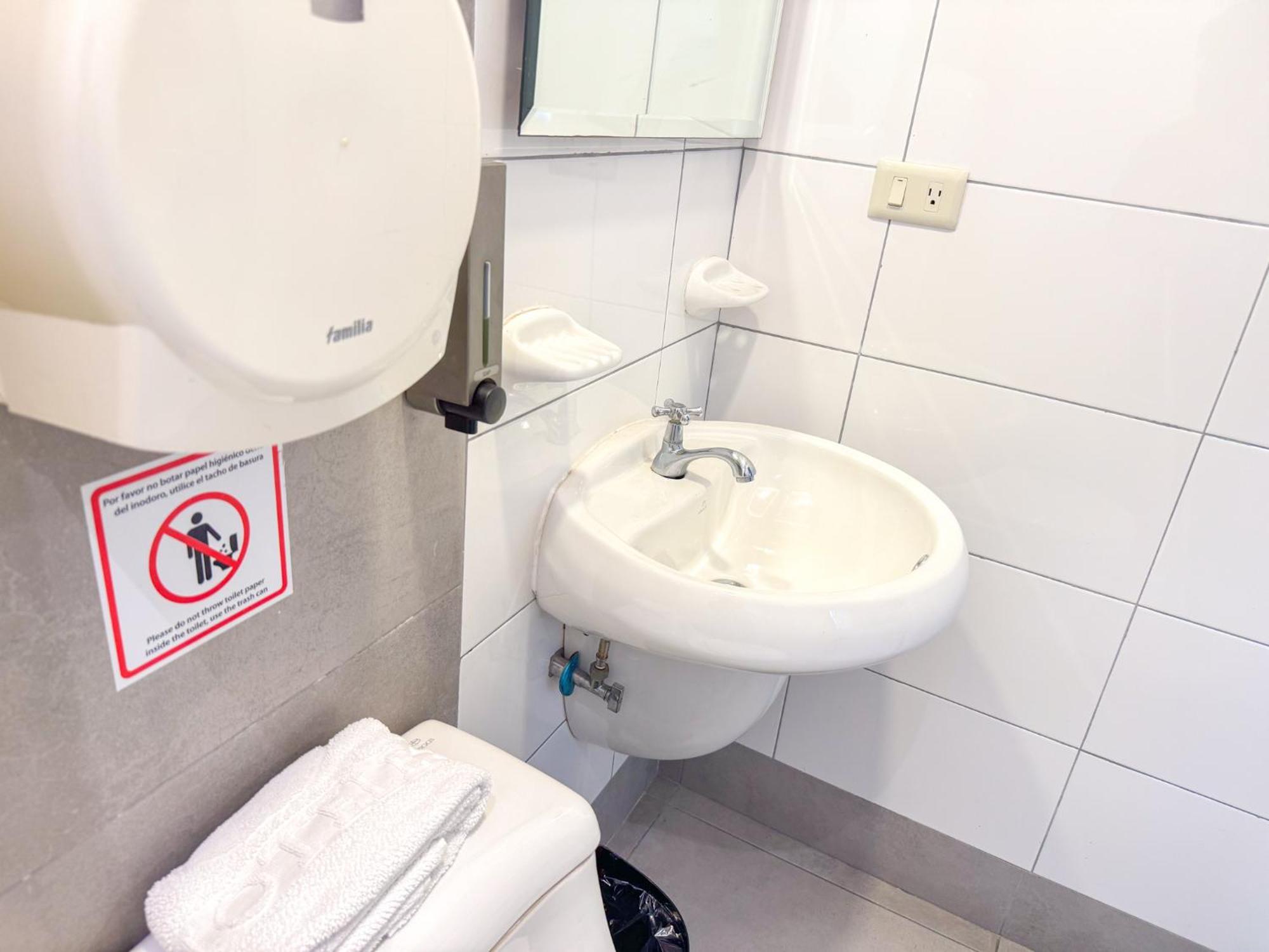 Gh Alexander Hotel Гуаякиль Экстерьер фото