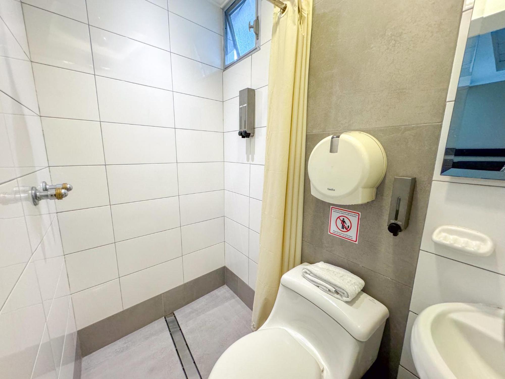 Gh Alexander Hotel Гуаякиль Экстерьер фото