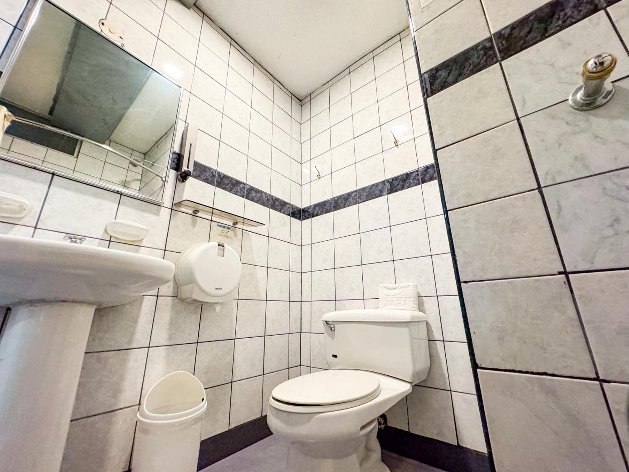 Gh Alexander Hotel Гуаякиль Экстерьер фото