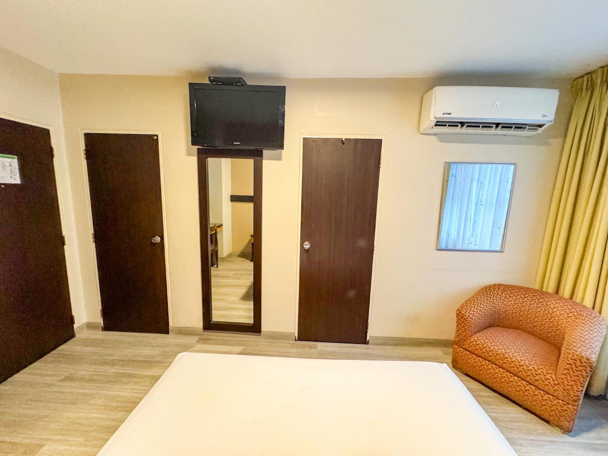 Gh Alexander Hotel Гуаякиль Экстерьер фото